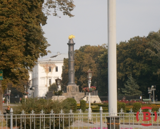 Новость - События - Фотофакт: неизвестные сняли флаги с Монумента Славы
