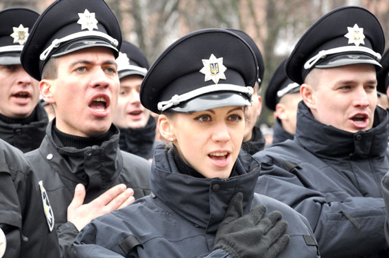 Новость - События - Как это было: в Полтаве приняли присягу новые патрульные полицейские