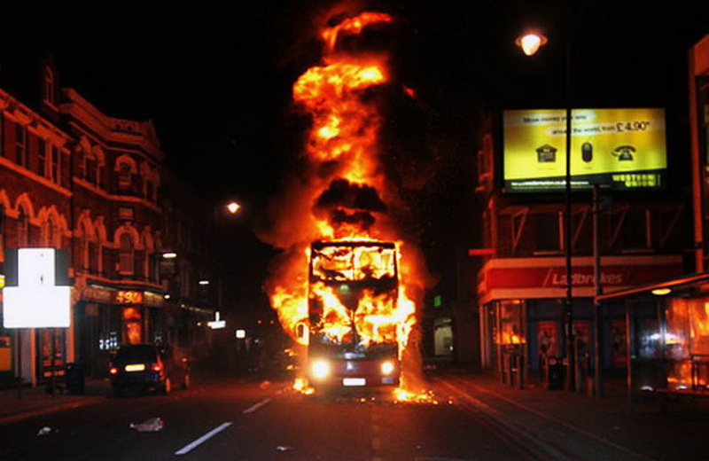 Новость - События - В Полтаве на ходу загорелся автобус
