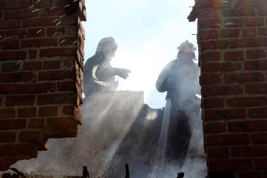 Новость - События - Большой пожар в Полтаве: спасателям удалось спасти здание