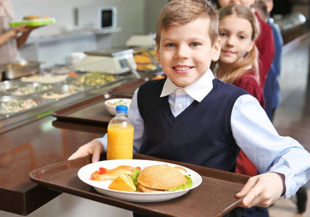 В 15-ти полтавских школах заключили договора на питание детей