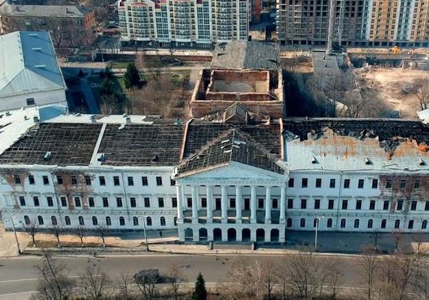 В Полтаве проведут реконструкцию крыши Кадетского корпуса