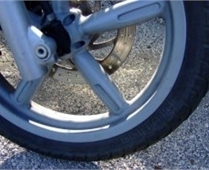 Мопедистам запретили ездить без прав