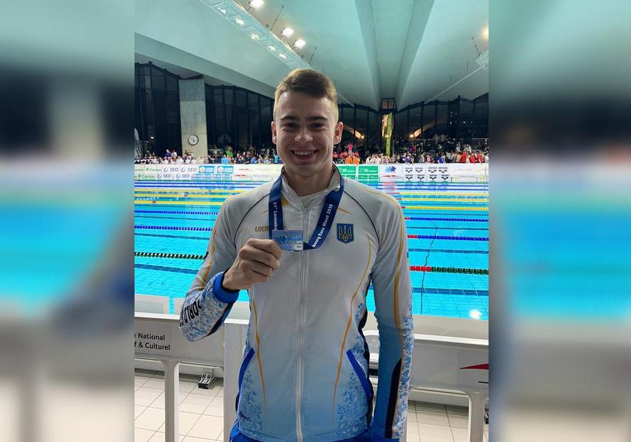 Студент из Полтавы установил рекорд Украины по плаванию