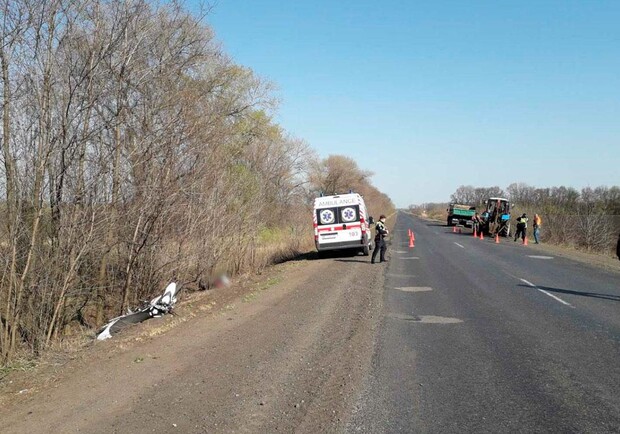 На дороге Карловка - Красноград разбился мотоциклист