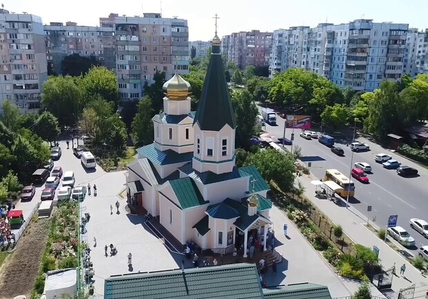 На выбор несколько конфессий: какие одесские церкви проводят служения онлайн 