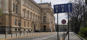 І так зрозуміють: у Львові дорожні знаки встановили догори дриґом