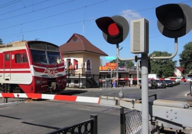 В Полтаве на 8 дней закрывают железнодорожный переезд