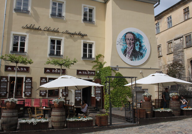 Ласкаво просимо: на День Конституції у Львові можна орендувати житло за копійки