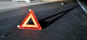 Машина всмятку: на Новом мосту Toyota влетела в мусоровоз