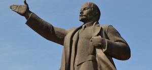 Больше не Ленин: в Одесской области креативно переделали памятник