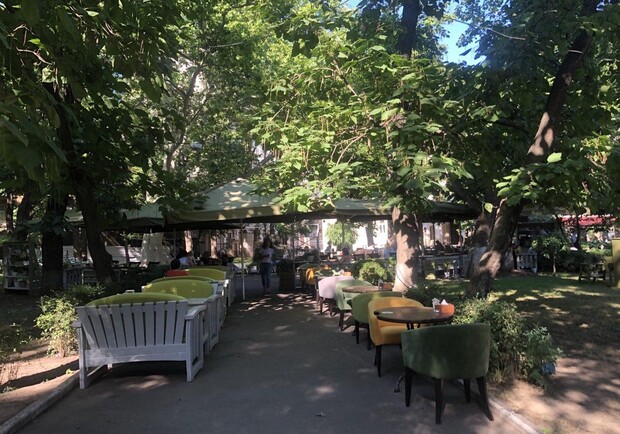 Секретное место для свиданий: интересные факты про сквер Пале Рояль в Одессе