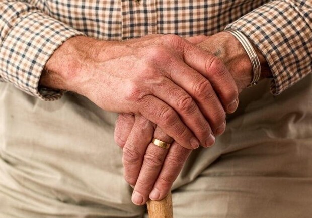 Украинские пенсионеры старше 80 лет получат прибавку к пенсии. Фото: pinterest.com