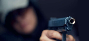 Не поделили место парковки: потасовка около ЗТЗ переросла в стрельбу (видео)