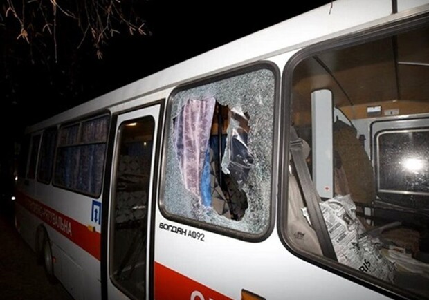 В Новых Санжарах объявили приговор мужчине, который бросал камни по автобусам с эвакуированными из Китая