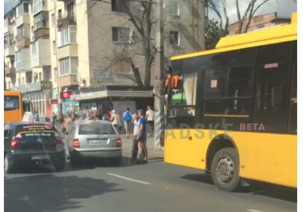 ДТП на Зыгина заблокировало движение троллейбусов