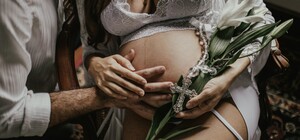 Бери коханого з собою: у Львові знову дозволили партнерські пологи