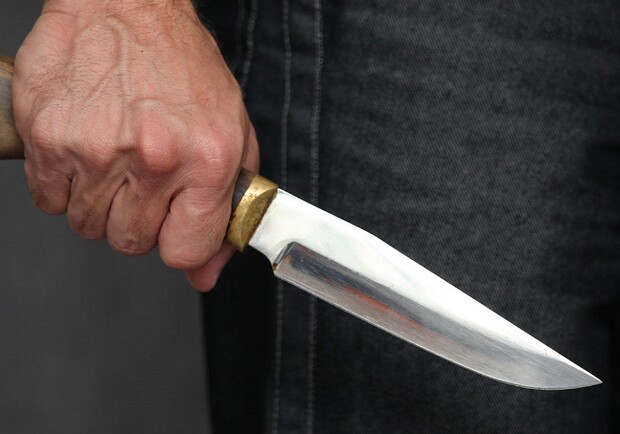 Под Полтавой мужчина ударил ножом в живот слесаря "Полтавагаз"