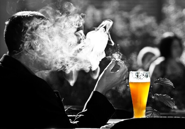 В Украине хотят запретить продажу алкоголя и никотина ночью. Фото: pixabay