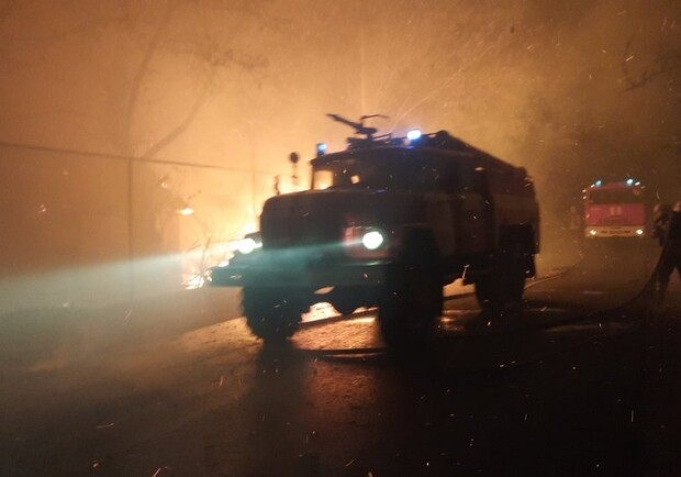 На пожар в Луганскую области из Полтавы выехали 10 пожарных автоцистерн