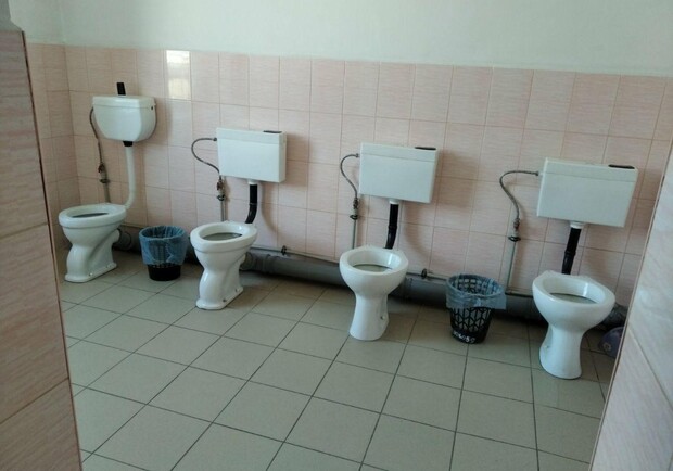 Так выглядит туалет в полтавской школе