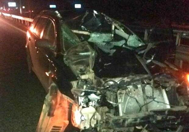 На дороге Киев - Харьков автомобиль насмерть сбил двух парней