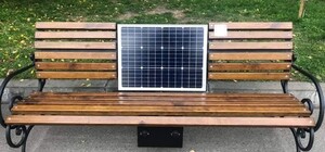 Подзарядишь смартфон: на Политехнической появились скамейки с солнечными батареями