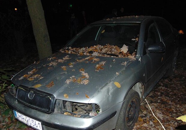 ЛМужчина угнал машину, воспользовавшись услугой буксира. Фото: Полиция Киева.