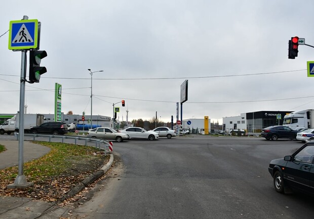 В Полтаве на перекрестке больше суток не работал светофор. Фото: https://www.facebook.com/localroadsplt/posts/1158289541256535