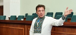 Нарвался на приключения: экс-кандидата в мэры Киева залили баллончиком в подземке