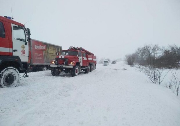 Снегопад на Полтавщине парализовал транспорт. Фото: https://www.dsns.gov.ua/