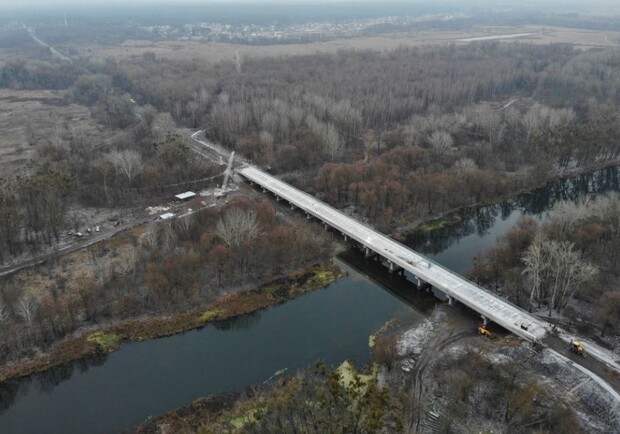 Мост через Псел около Гадяча откроют к Новому году. Фото:https://www.facebook.com/pl.ukravtodor/