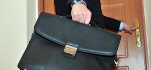 Уже шестеро: из горсовета увольняются советники Геннадия Кернеса