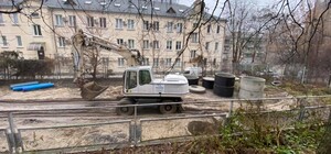 Новогодний сюрприз: на Кловском спуске снесли спортивную площадку ради новостройки