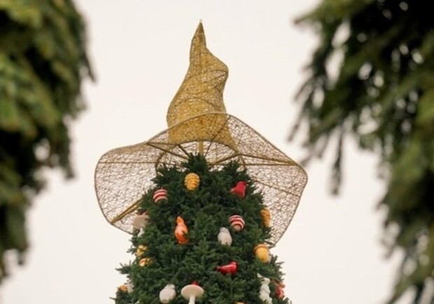 Стала известна дальнейшая судьба шляпы с главной елки страны - фото: informator.ua