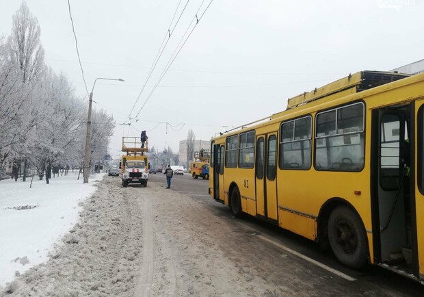 Из-за аварии троллейбусы не едут на Россошенцы. Фото: 0532.ua