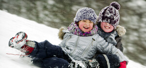 Мороз – не помеха: запорожцы устроили массовое катание на санках (видео)