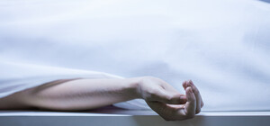 Помер на лавці: біля храму у Львові знайшли труп