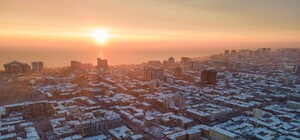 Удивительное зрелище: как выглядит зимний рассвет в Одессе с высоты