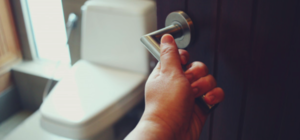 Получи ответ: могут ли кафе не пускать в туалет людей без заказа