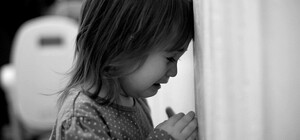 Ела побелку со стен: под Одессой мать морила голодом трехлетнюю девочку