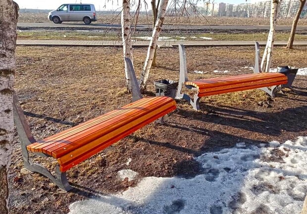 В Щербанях украли новые деревянные лавки. Фото: poltava.to