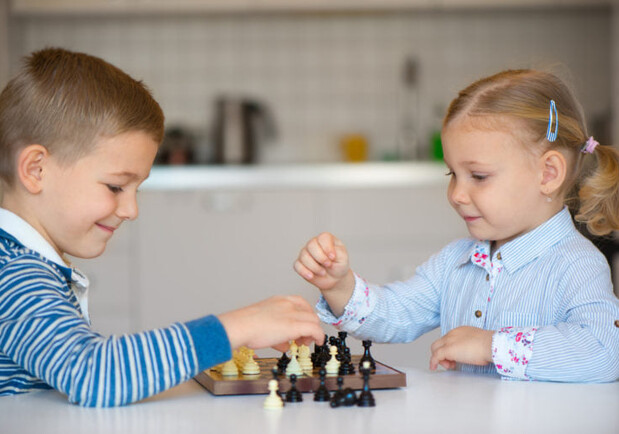 В Полтаве начала работать бесплатная школа шахмат. Фото: https://www.facebook.com/chesspoltava