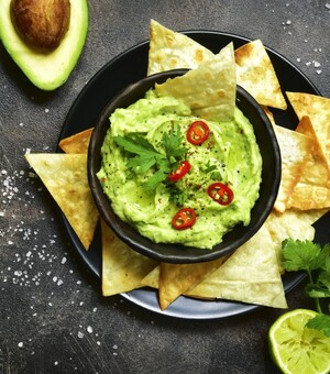 Капучино крем-суп и тост с гуакамоле: в каких ресторанах Днепра есть постное меню