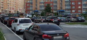 Не бросишь на тротуаре: Кабмин запретил парковки в пешеходных зонах