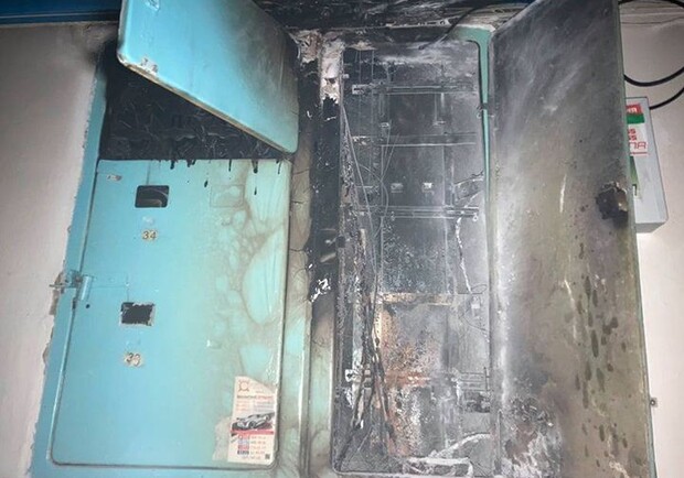 В Полтаве горел 9-этажный дом. Фото: https://www.facebook.com/MNSPOLTAVA/photos/a.412183678817365/3851274661574899/