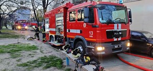 В Киеве мать спасла двоих детей во время пожара, а сама осталась в квартире