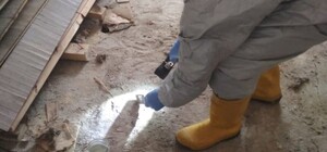 Робили ремонт: львів’яни знайшли під паркетом понад пів кілограма ртуті