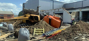 Водитель был в кабине: в Полтаве рухнул строительный кран