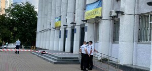 Перестрелка возле горсовета Вышгорода: видео инцидента